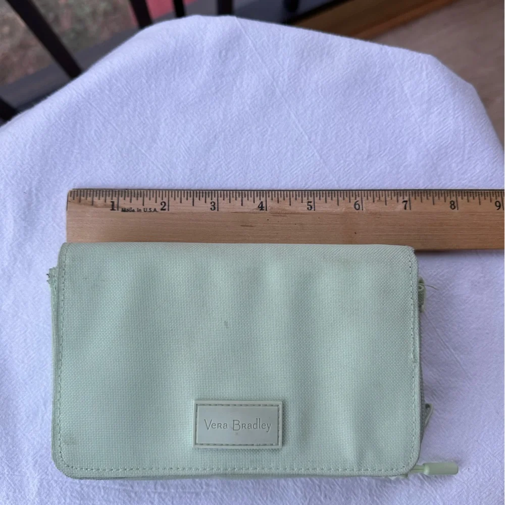 Compact Roomy Mint Green Phone Organize Vera Bradley ReActive RFID Wallet Clutch